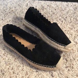 Crown vintage scalloped black espadrilles